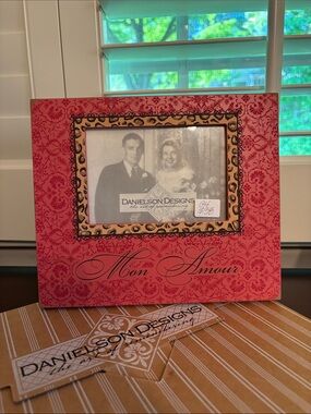 'Mon Amour' picture frame - NWT